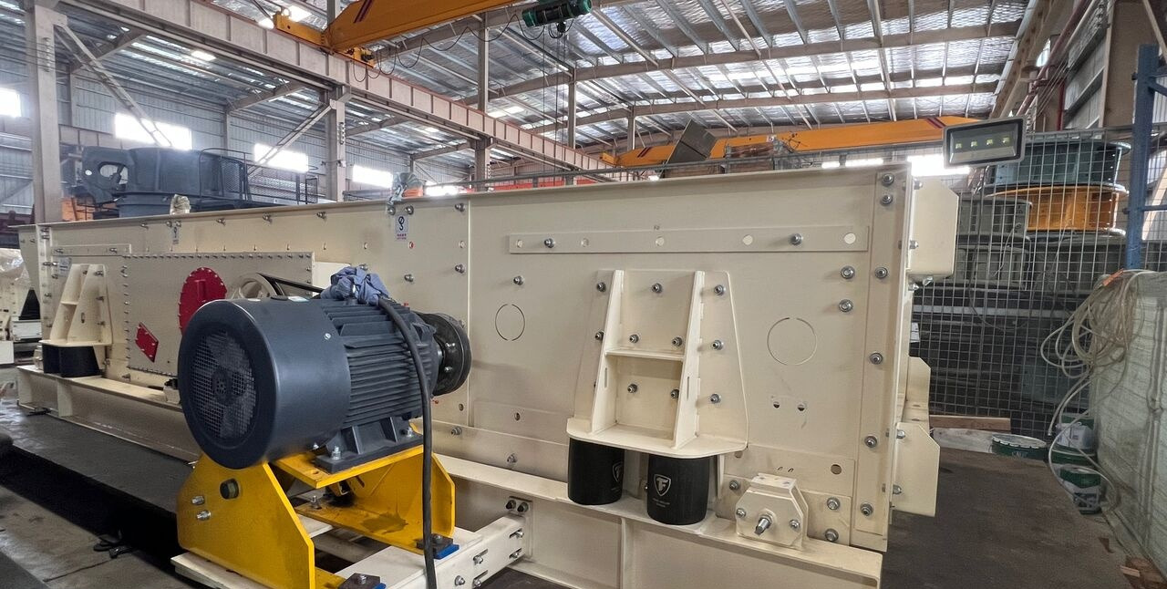 Kinglink New Horizontal Vibrating Screen - Градежно сито: слика 1 Kinglink New Horizontal Vibrating Screen - Градежно сито: слика 1