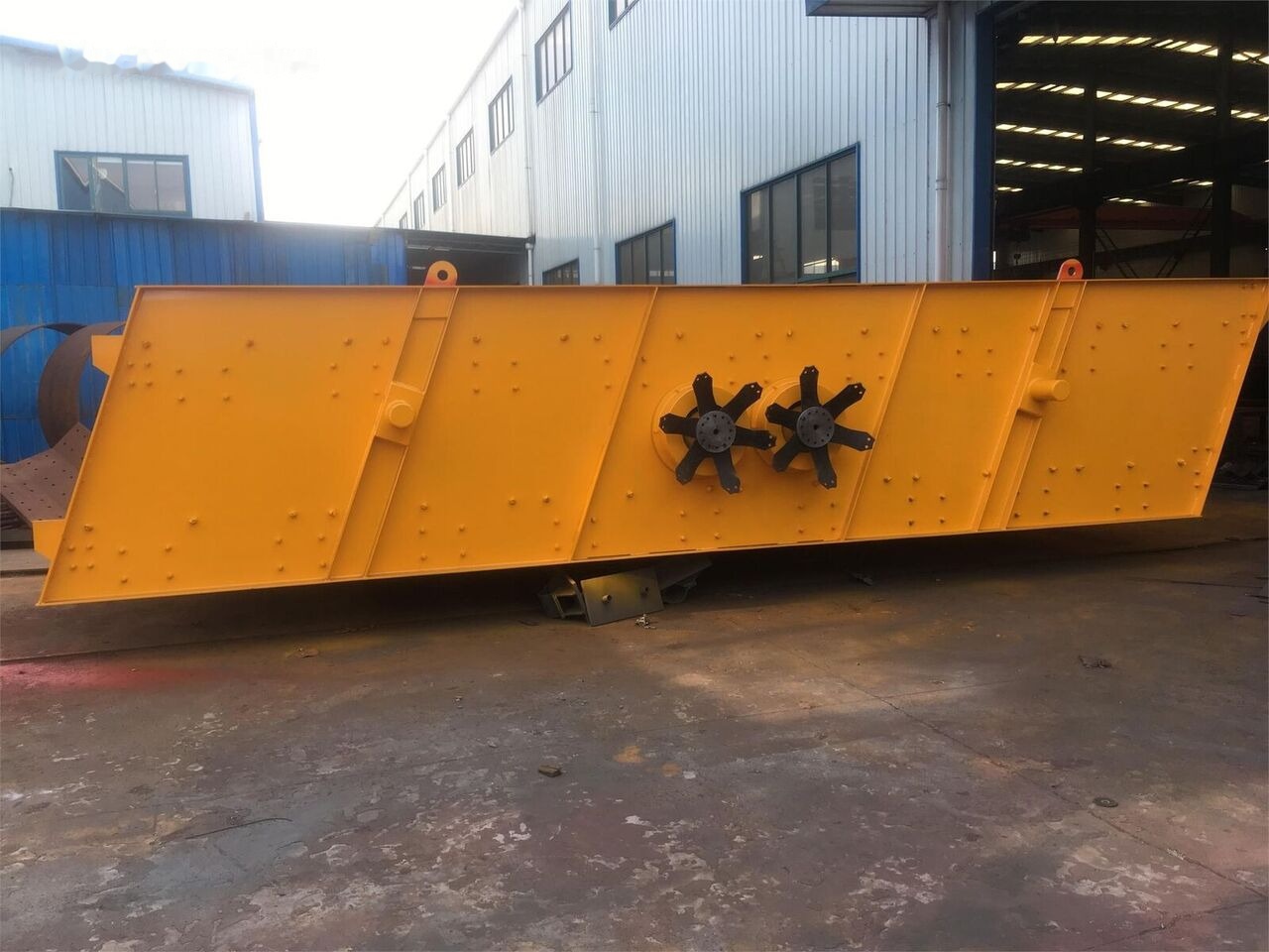 Kinglink Twin Shaft Vibrating Screen 2YK3070 | Soda Ash - Градежно сито: слика 1 Kinglink Twin Shaft Vibrating Screen 2YK3070 | Soda Ash - Градежно сито: слика 1