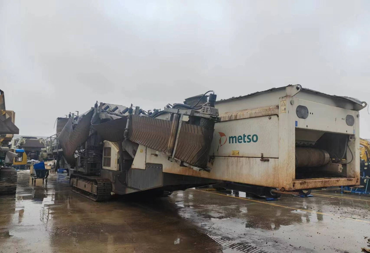 Metso Lokotrack ST4.8 Crawler Screen - Градежно сито: слика 1 Metso Lokotrack ST4.8 Crawler Screen - Градежно сито: слика 1
