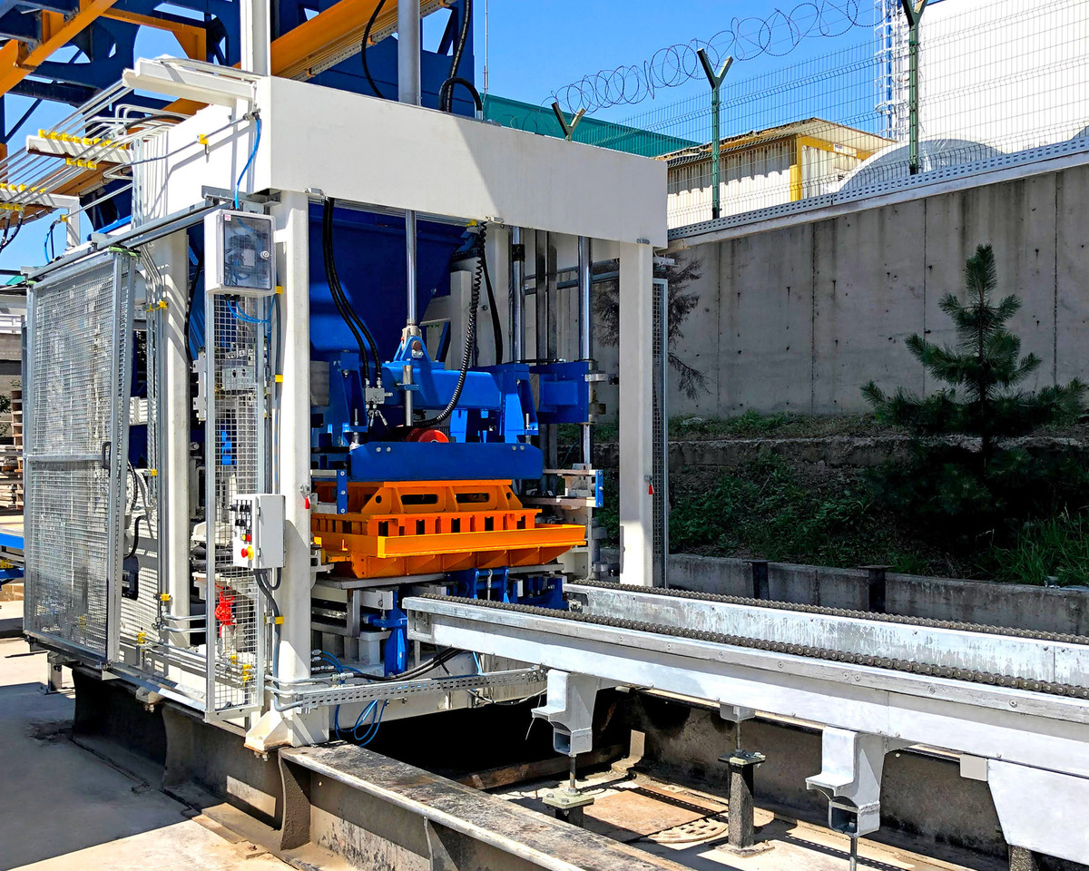 ELKON Elkoblock-25 Block Making Machine - Машина за бетонски блокови: слика 4 ELKON Elkoblock-25 Block Making Machine - Машина за бетонски блокови: слика 4