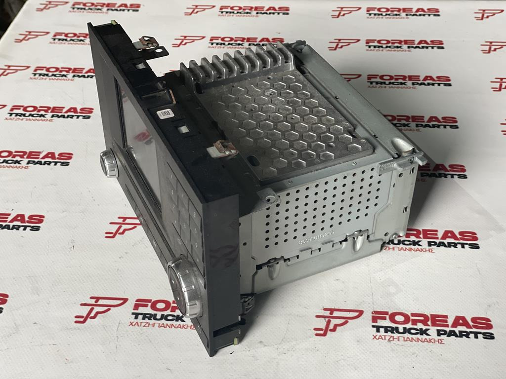 BOSCH RADIO FOR MERCEDES ACTROS MP4 - A 0004466662 - Кабина и ентериер за Камион: слика 2 BOSCH RADIO FOR MERCEDES ACTROS MP4 - A 0004466662 - Кабина и ентериер за Камион: слика 2