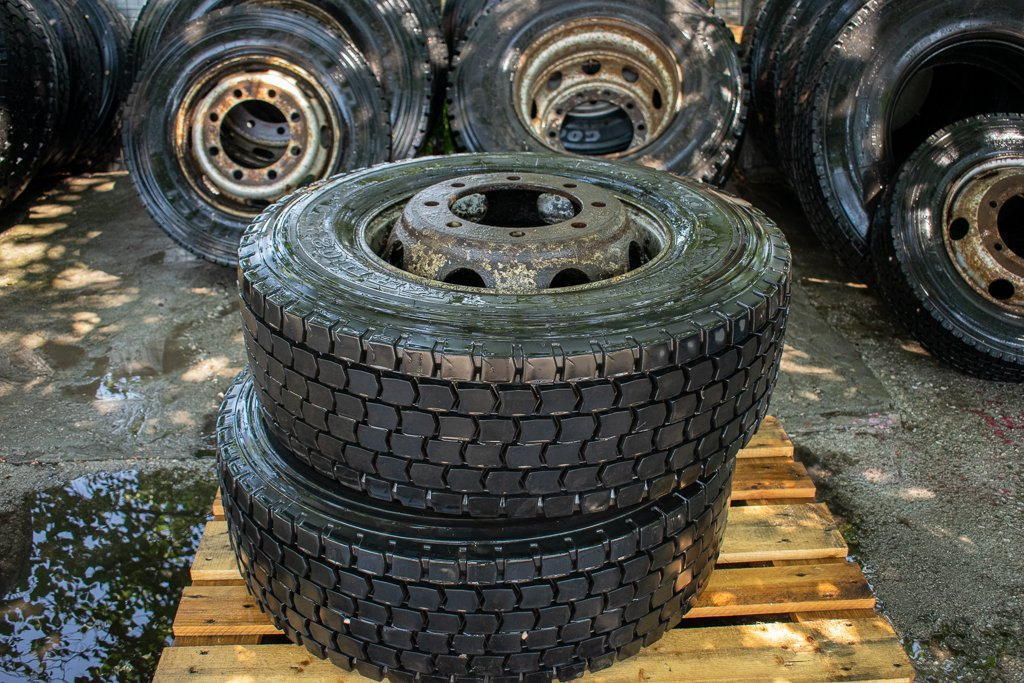 KUMHO 305/70 R19.5 FOR DIFFERENTIAL - Гума за Камион: слика 2 KUMHO 305/70 R19.5 FOR DIFFERENTIAL - Гума за Камион: слика 2