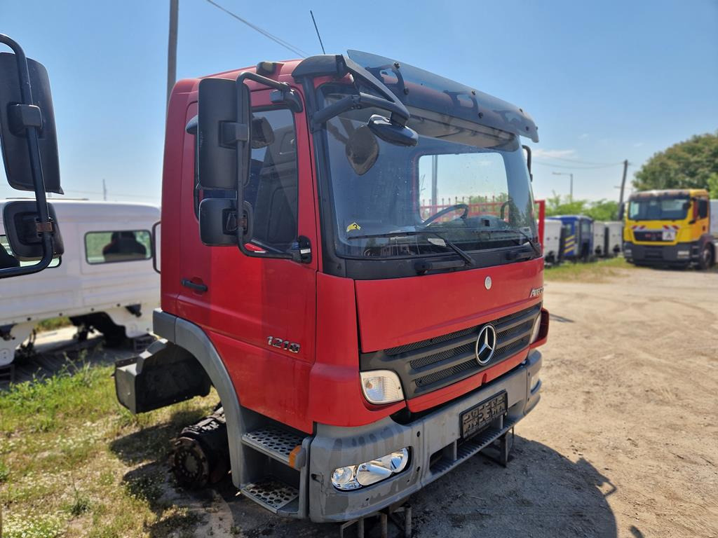 MERCEDES-BENZ ATEGO 2 1218 - Кабина за Камион: слика 2 MERCEDES-BENZ ATEGO 2 1218 - Кабина за Камион: слика 2