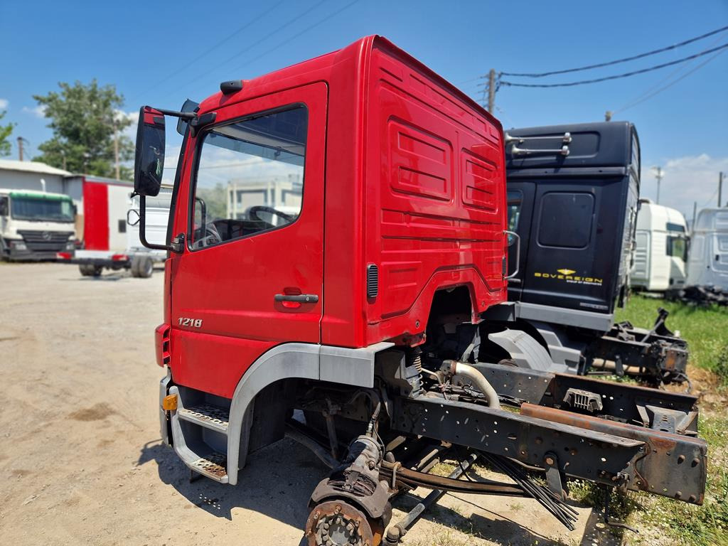 MERCEDES-BENZ ATEGO 2 1218 - Кабина за Камион: слика 3 MERCEDES-BENZ ATEGO 2 1218 - Кабина за Камион: слика 3