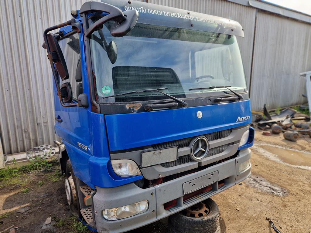 MERCEDES-BENZ ATEGO 3 - Кабина за Камион: слика 3 MERCEDES-BENZ ATEGO 3 - Кабина за Камион: слика 3