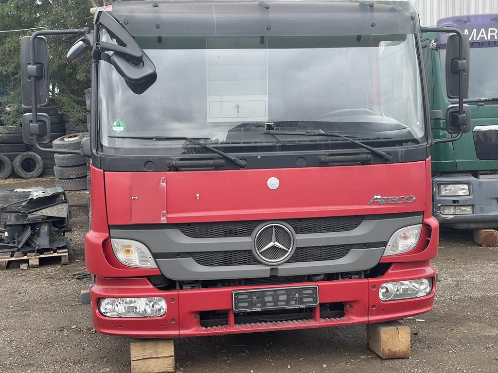 MERCEDES-BENZ ATEGO 3 - Кабина за Камион: слика 2 MERCEDES-BENZ ATEGO 3 - Кабина за Камион: слика 2