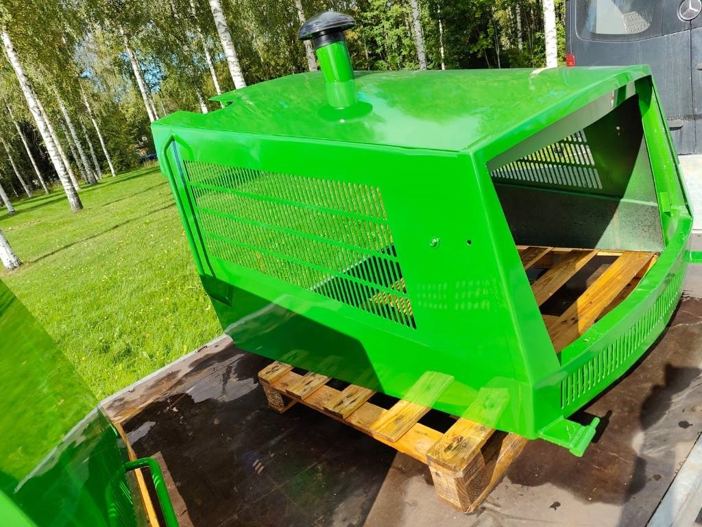 Хауба за Земјоделска машина John Deere Hoods For D-serie machines: слика 15