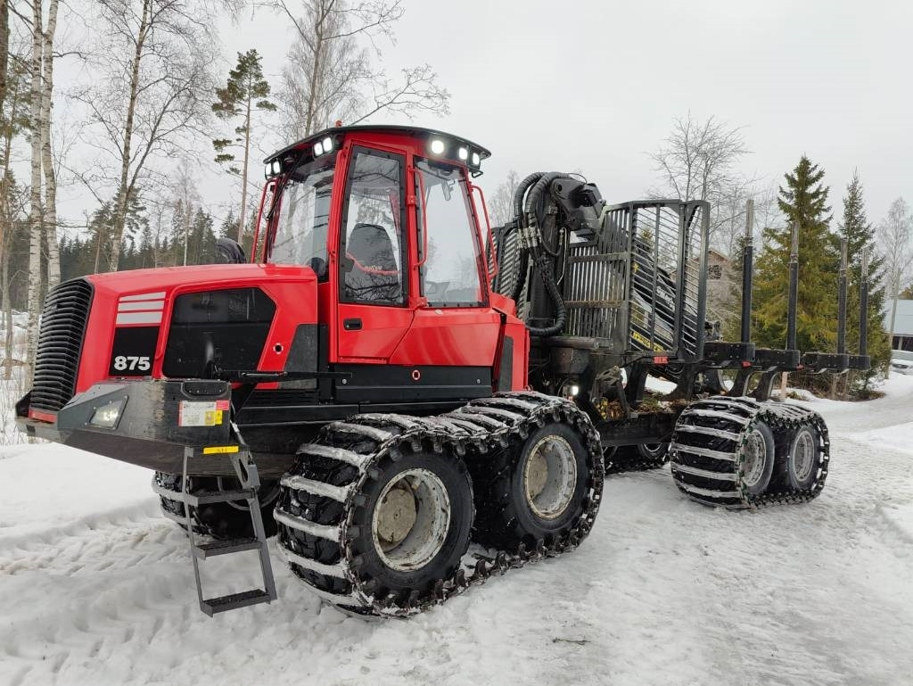 Komatsu 875 - Пренесувач на стебла: слика 1 Komatsu 875 - Пренесувач на стебла: слика 1