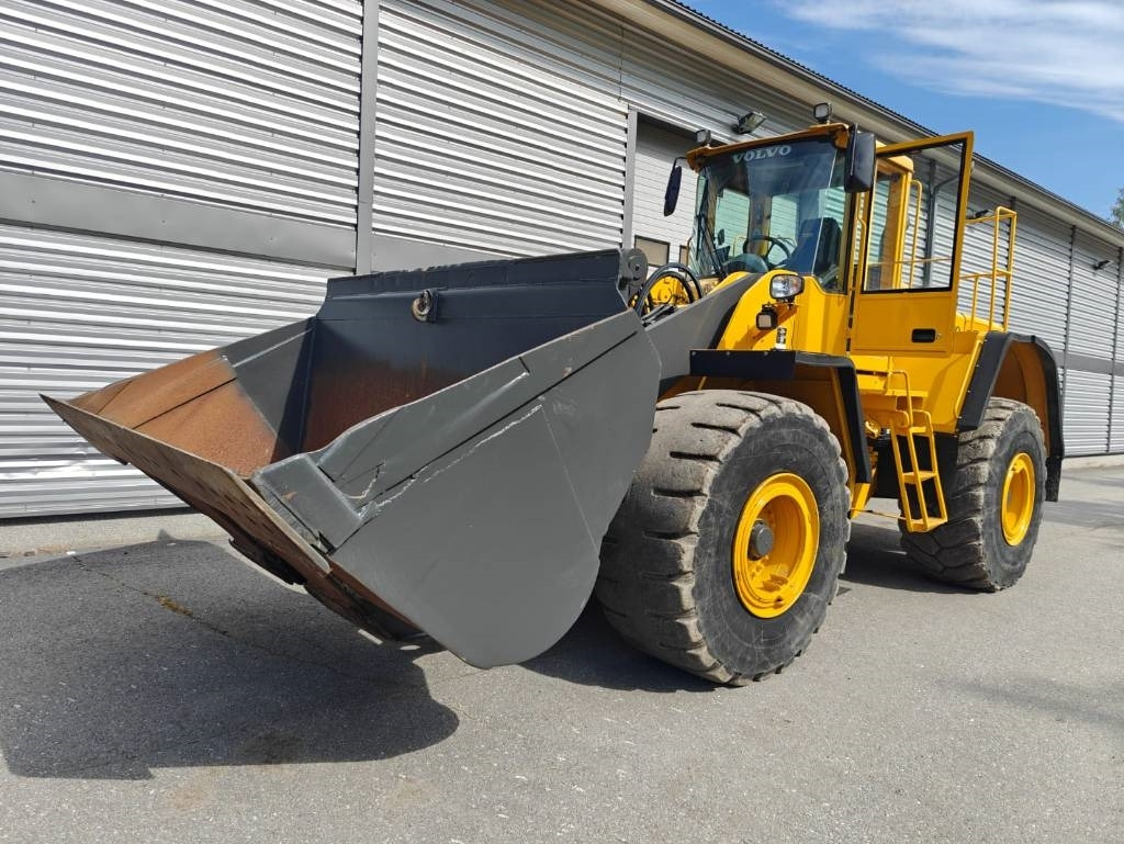 Volvo L 180 E - Натоварувач на тркала: слика 1 Volvo L 180 E - Натоварувач на тркала: слика 1