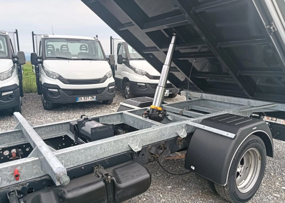 Iveco 35C13, 35C12, 35C14, 35C15 - Комби кипер: слика 2 Iveco 35C13, 35C12, 35C14, 35C15 - Комби кипер: слика 2