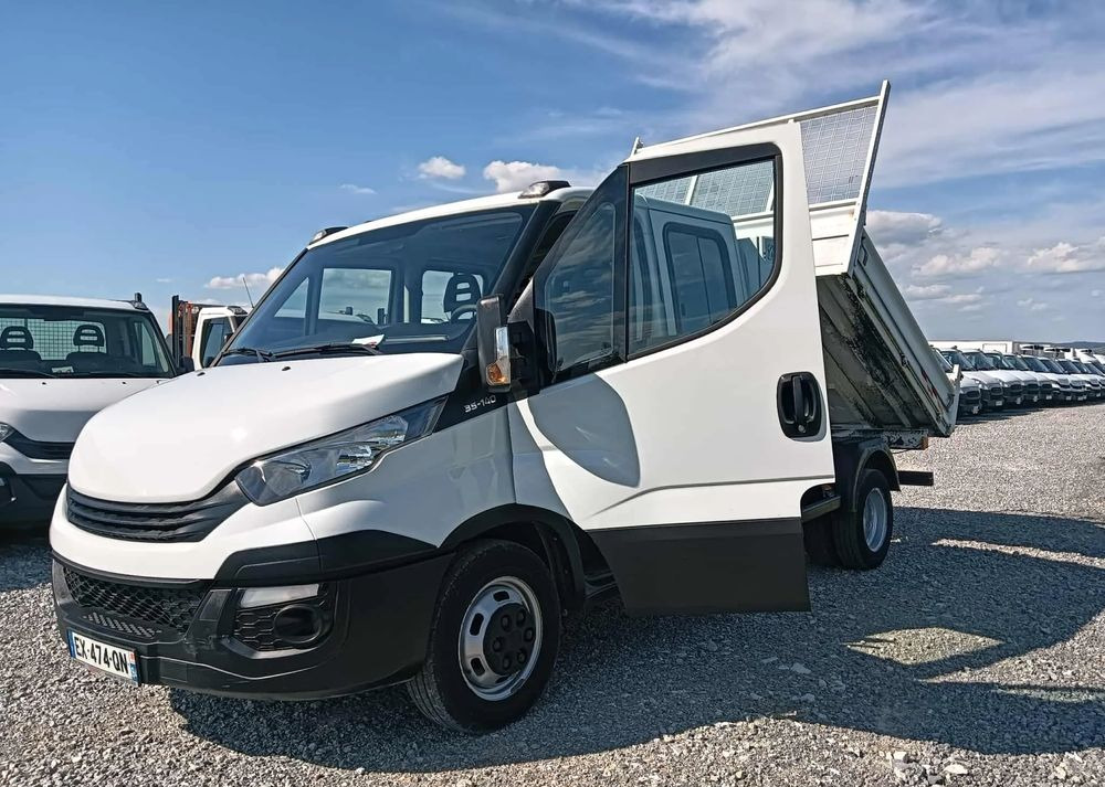 Iveco DAILY 35C14, 35C13, 35C12 - Комби со двојна кабина: слика 2 Iveco DAILY 35C14, 35C13, 35C12 - Комби со двојна кабина: слика 2