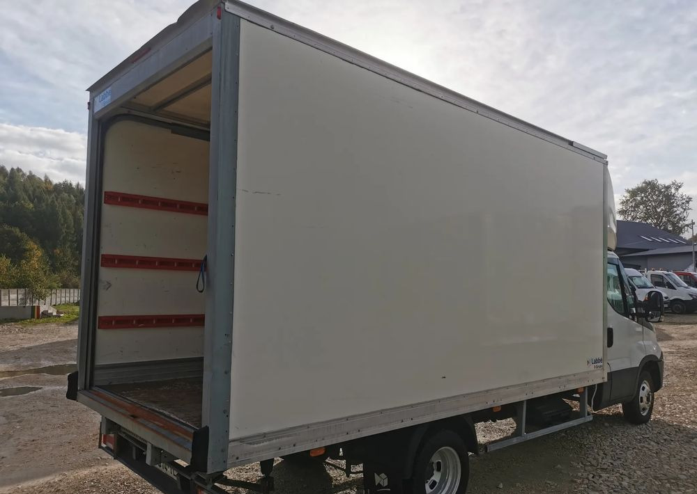 Iveco 3.0-150KM Daily 35C15 Kontener długi rama 35-150 kiper Klimatyzacja długi rozstaw - Комбе фургон: слика 5 Iveco 3.0-150KM Daily 35C15 Kontener długi rama 35-150 kiper Klimatyzacja długi rozstaw - Комбе фургон: слика 5