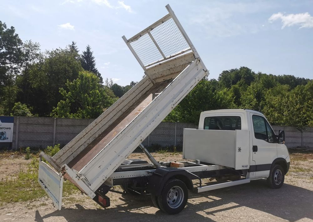 Iveco Daily 35C15 Kiper 3.0 - 150KM wywrotka Hak Bliźniak blokada mostu Klima - Комби кипер: слика 5 Iveco Daily 35C15 Kiper 3.0 - 150KM wywrotka Hak Bliźniak blokada mostu Klima - Комби кипер: слика 5