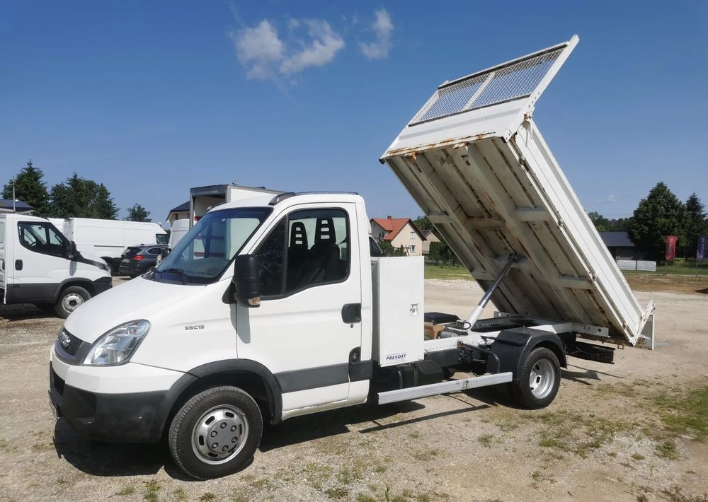 Iveco Daily 35C15 Kiper 3.0 - 150KM wywrotka Hak Bliźniak blokada mostu Klima - Комби кипер: слика 1 Iveco Daily 35C15 Kiper 3.0 - 150KM wywrotka Hak Bliźniak blokada mostu Klima - Комби кипер: слика 1