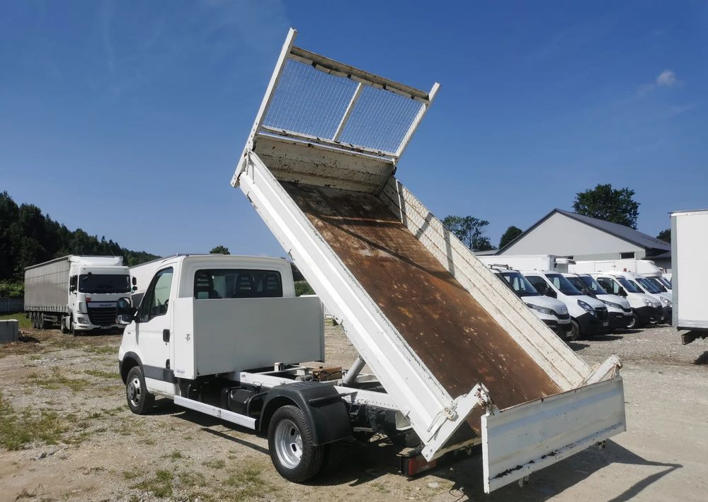 Iveco Daily 35C15 Kiper 3.0 - 150KM wywrotka Hak Bliźniak blokada mostu Klima - Комби кипер: слика 3 Iveco Daily 35C15 Kiper 3.0 - 150KM wywrotka Hak Bliźniak blokada mostu Klima - Комби кипер: слика 3