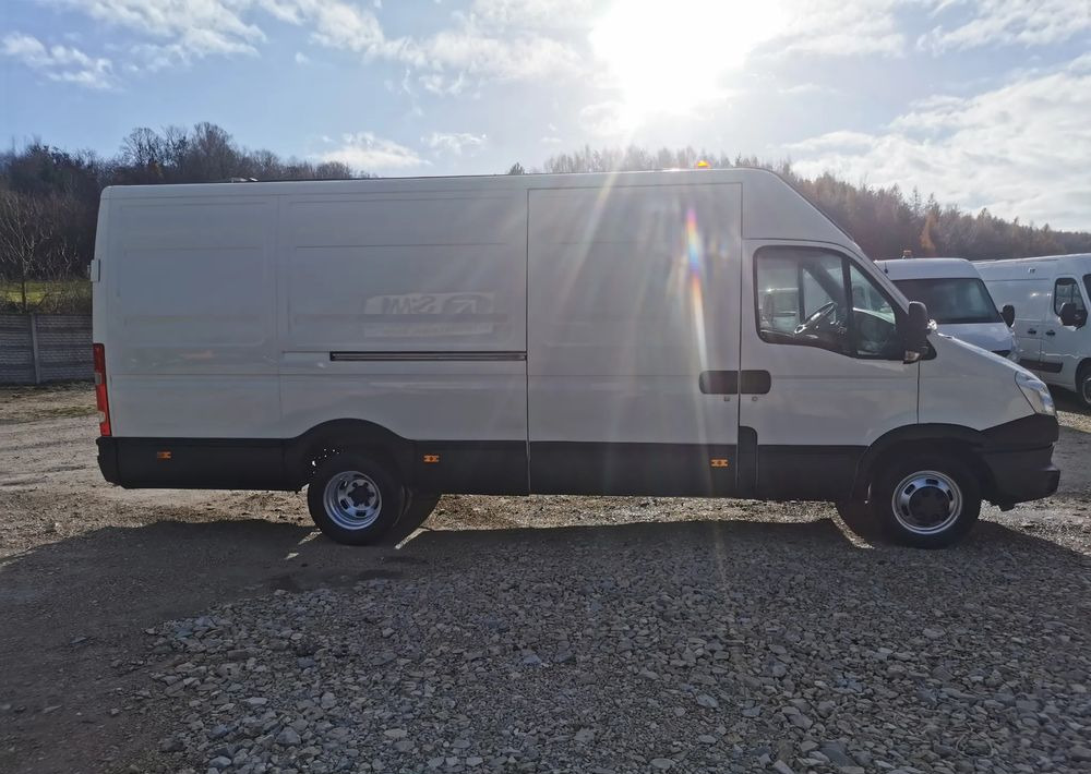 Iveco Daily 35C15 blaszak 3.0-150KM blizniak L3H3 długi Hak - Товарно комбе: слика 4 Iveco Daily 35C15 blaszak 3.0-150KM blizniak L3H3 długi Hak - Товарно комбе: слика 4