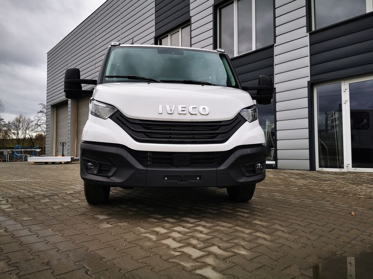 IVECO Daily 180KM r. oś 4100 - Комбе со отворен сандак: слика 3 IVECO Daily 180KM r. oś 4100 - Комбе со отворен сандак: слика 3