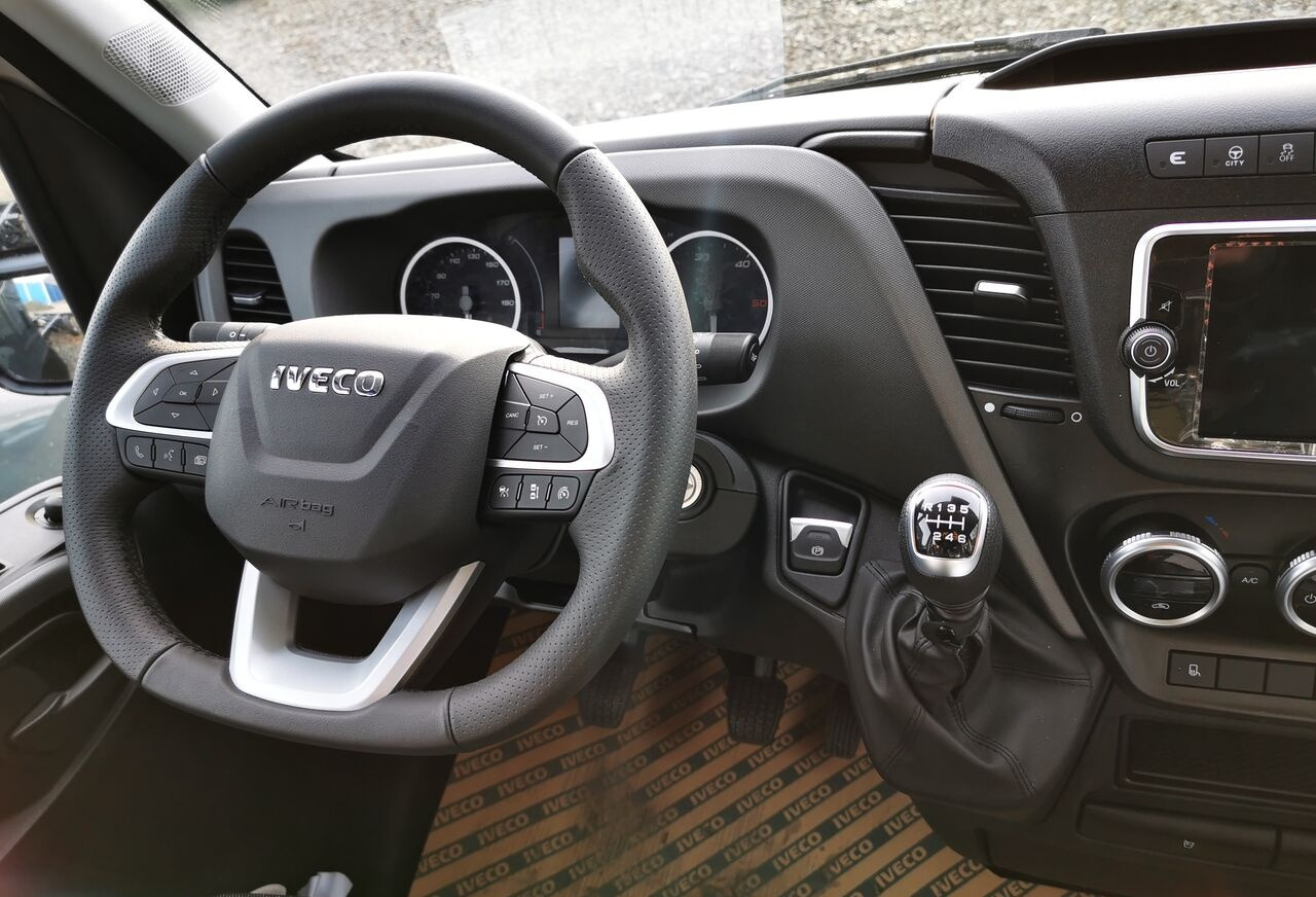 IVECO Daily 35S18 - Товарно комбе: слика 4 IVECO Daily 35S18 - Товарно комбе: слика 4
