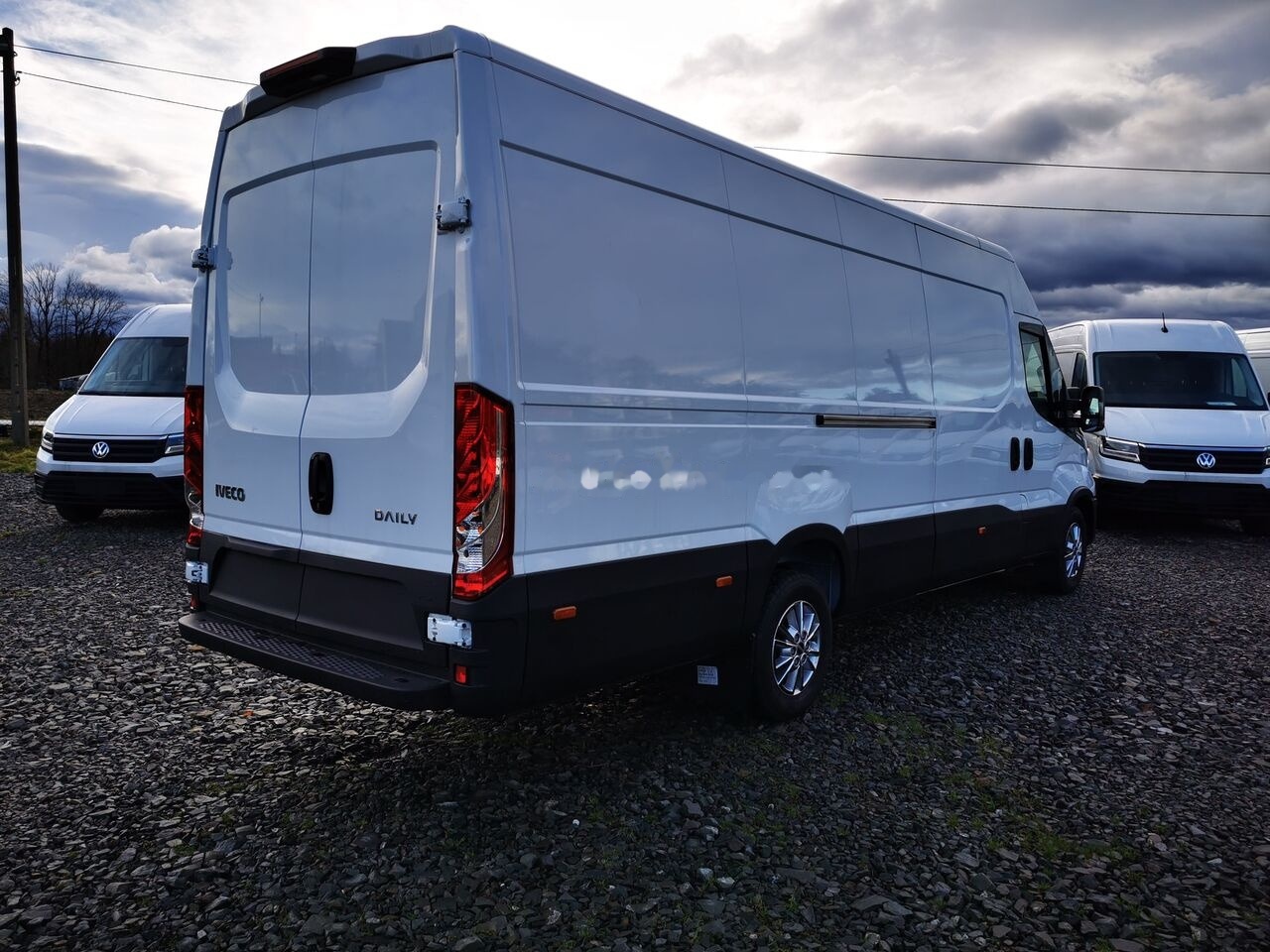 IVECO IVECO 35S18HA8 V L4H2 - Товарно комбе: слика 4 IVECO IVECO 35S18HA8 V L4H2 - Товарно комбе: слика 4