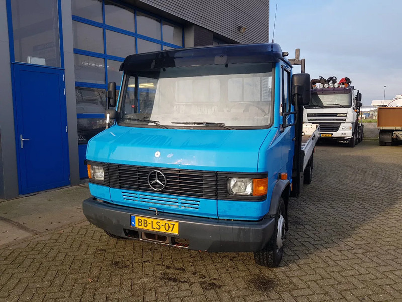 Mercedes-Benz 611 D Open laadbak Manual - Камион со платформа: слика 2 Mercedes-Benz 611 D Open laadbak Manual - Камион со платформа: слика 2