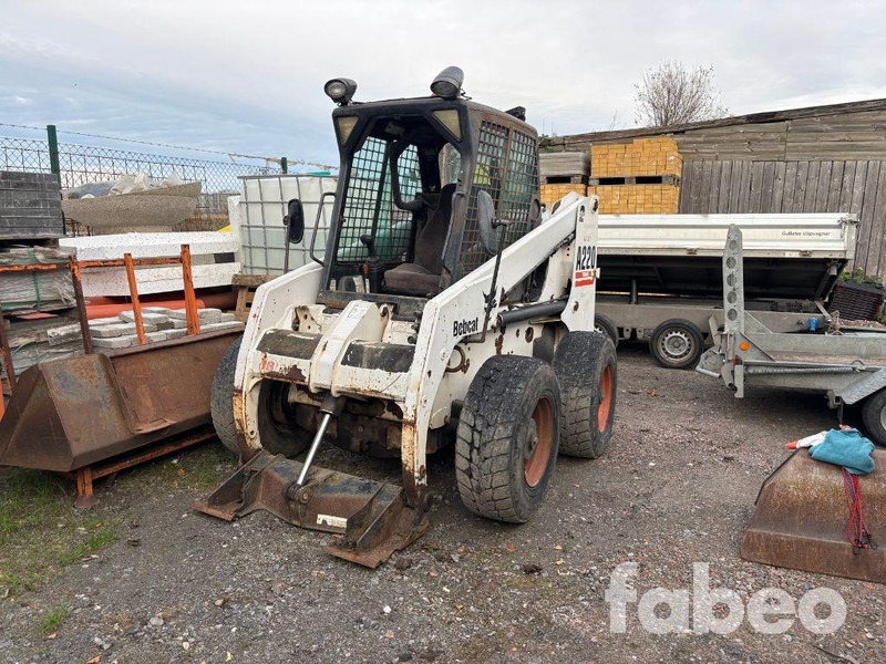 Bobcat A220 (112340) - Натоварувач на тркала: слика 1 Bobcat A220 (112340) - Натоварувач на тркала: слика 1