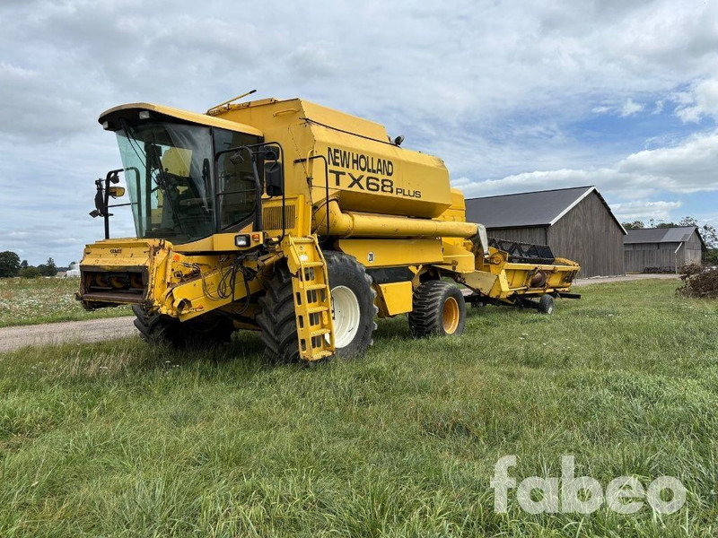 New Holland TX68 Plus - Комбајн: слика 1 New Holland TX68 Plus - Комбајн: слика 1