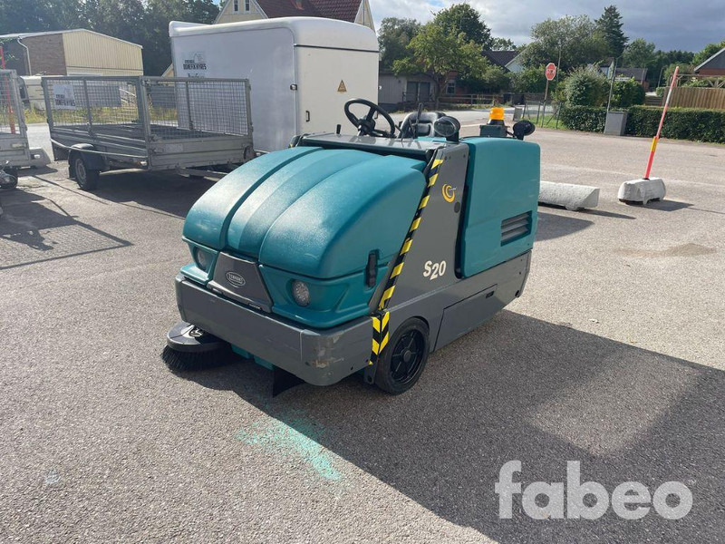 TENNANT S20 - Возило за метење: слика 1 TENNANT S20 - Возило за метење: слика 1