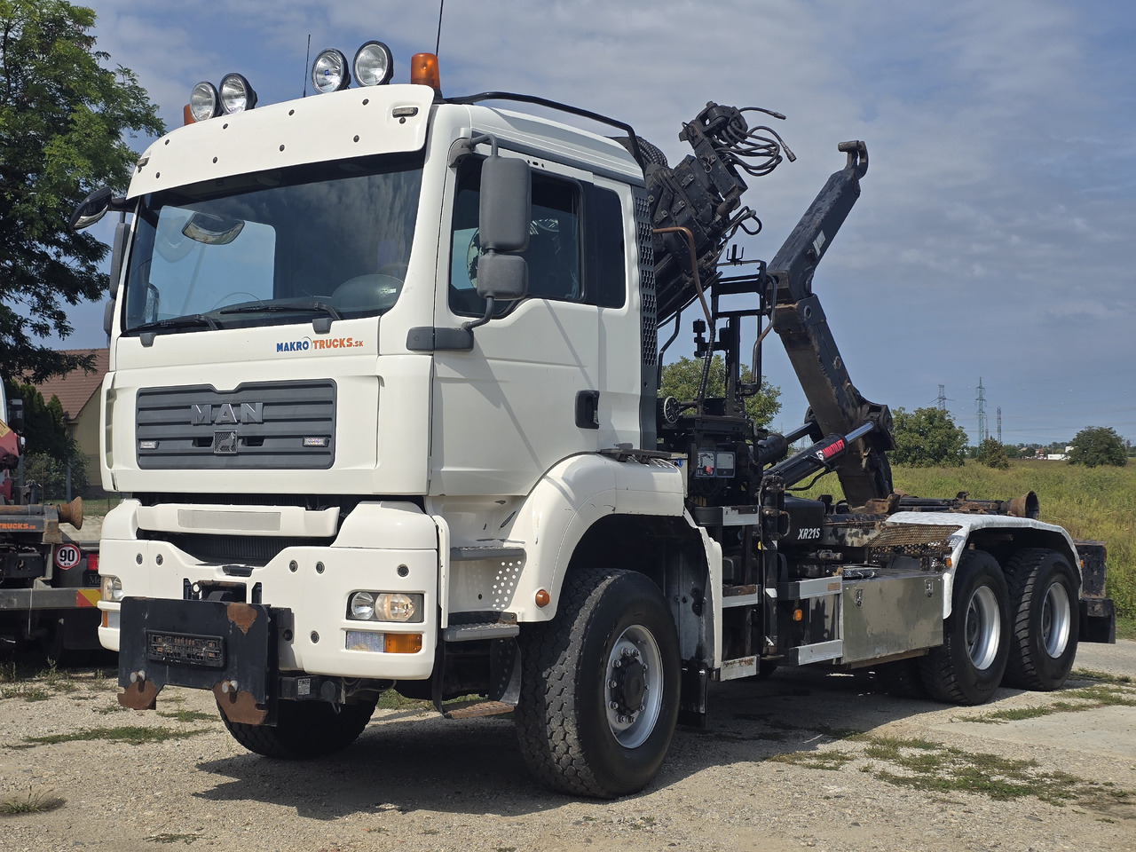 MAN TGA 26.440 6X6 / HOOK SYSTEM / HIAB 166D REMOTE - Камион со кука за подигање, Камион со кран: слика 2 MAN TGA 26.440 6X6 / HOOK SYSTEM / HIAB 166D REMOTE - Камион со кука за подигање, Камион со кран: слика 2