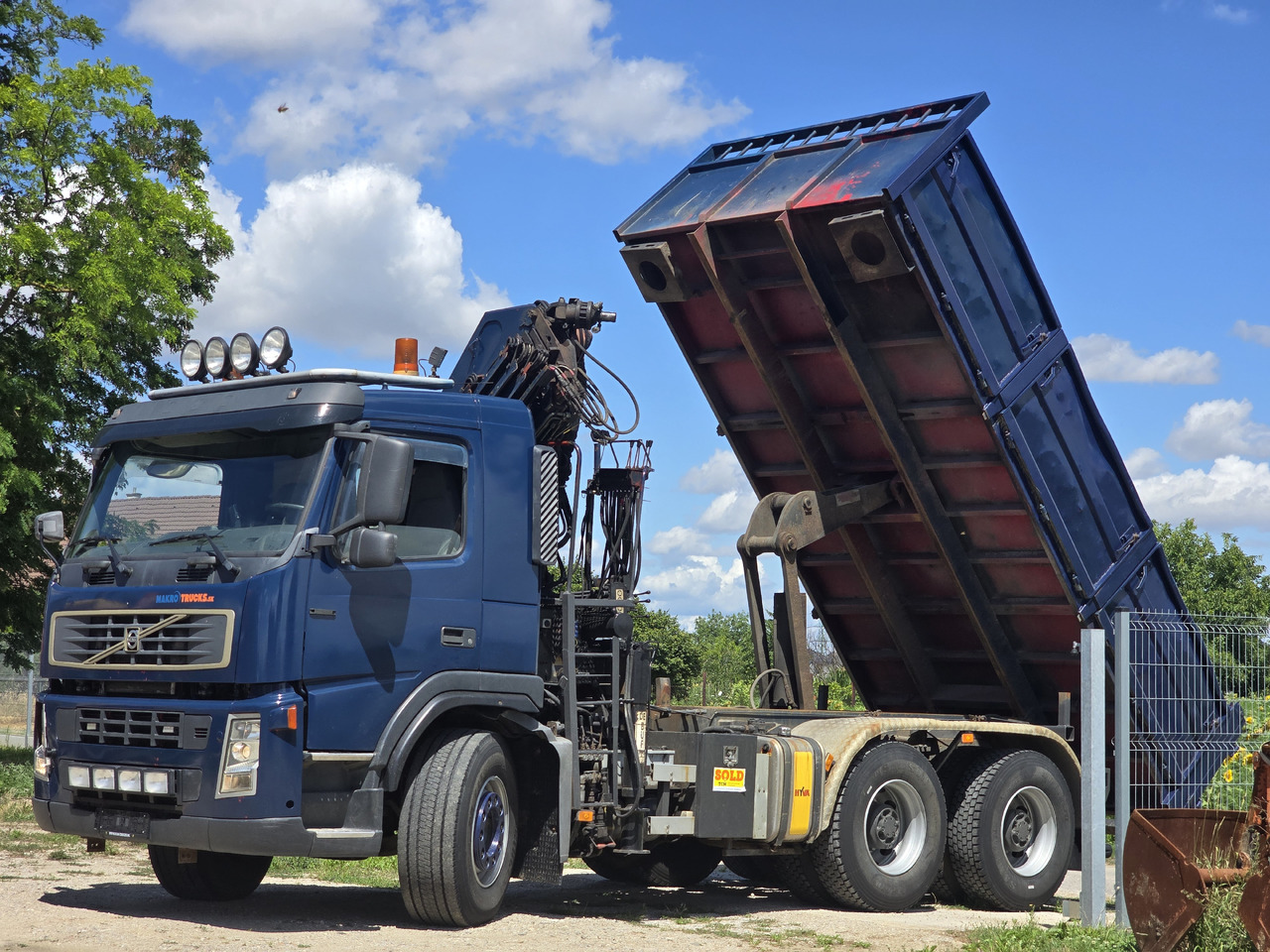 VOLVO FM 420 6X4 / KIPPER / CRANE HMF 1823 K4 - Кипер, Камион со кран: слика 5 VOLVO FM 420 6X4 / KIPPER / CRANE HMF 1823 K4 - Кипер, Камион со кран: слика 5