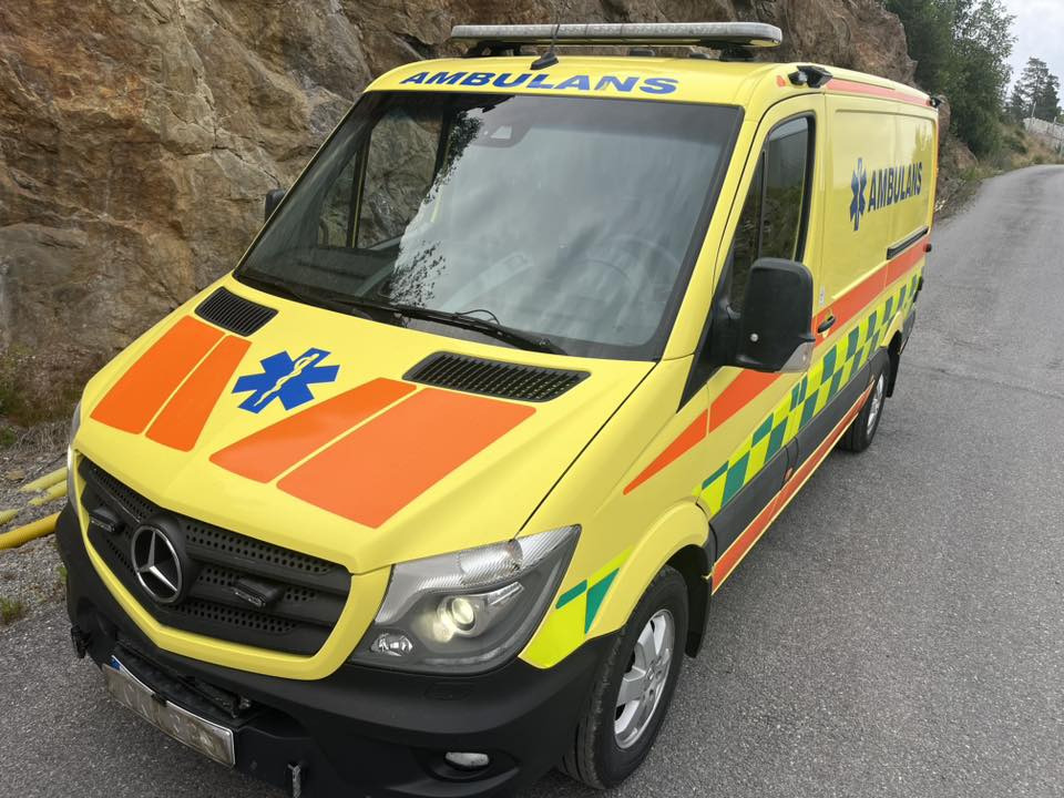 MERCEDES-BENZ Sprinter 319 - AMBULANCE - RESERVERAD !! - Амбулантно возило: слика 1 MERCEDES-BENZ Sprinter 319 - AMBULANCE - RESERVERAD !! - Амбулантно возило: слика 1