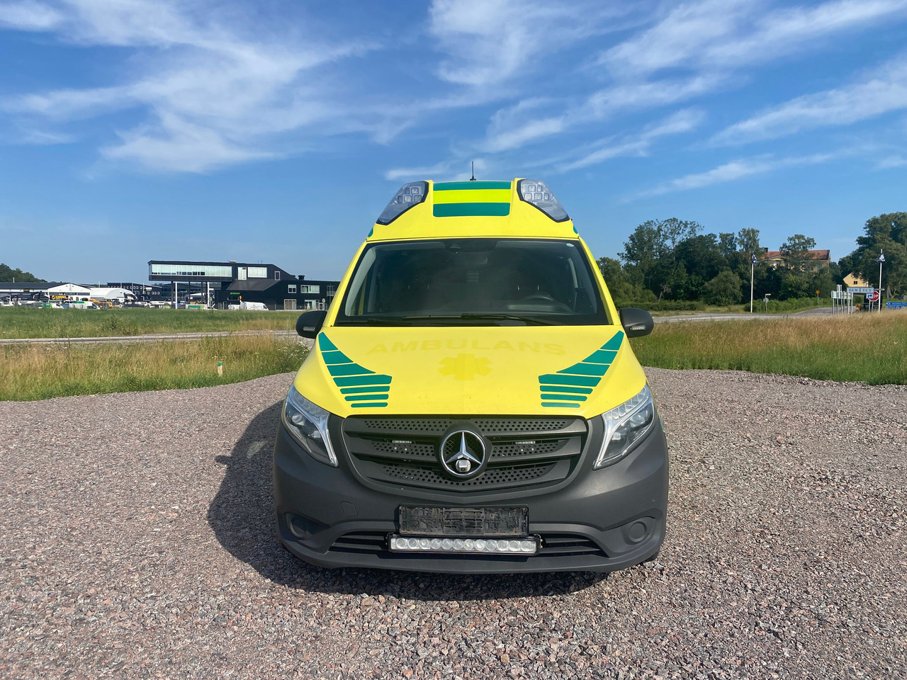 MERCEDES-BENZ Vito 119 4x4 - Ambulans / AMBULANCE - Амбулантно возило: слика 4 MERCEDES-BENZ Vito 119 4x4 - Ambulans / AMBULANCE - Амбулантно возило: слика 4