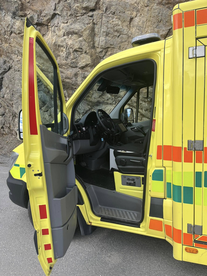 Mercedes-Benz Sprinter 319 - AMBULANCEBOX / Krankenwagen / ambulance - Амбулантно возило: слика 3 Mercedes-Benz Sprinter 319 - AMBULANCEBOX / Krankenwagen / ambulance - Амбулантно возило: слика 3