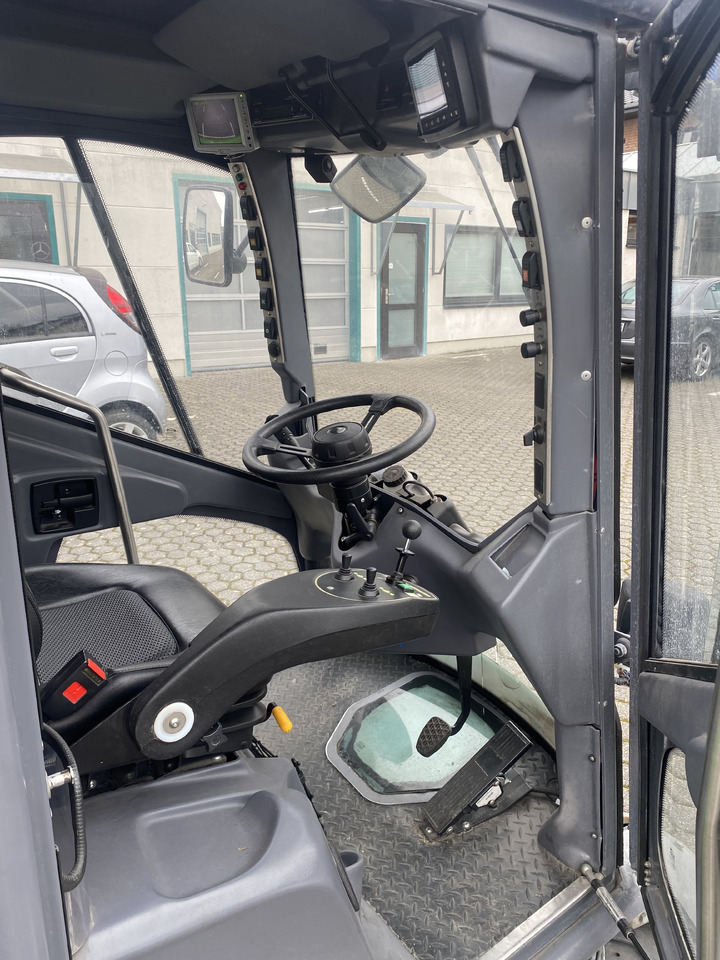 TENNANT Green Machines 500 ZE electric 500 ZE - Возило за метење: слика 5 TENNANT Green Machines 500 ZE electric 500 ZE - Возило за метење: слика 5