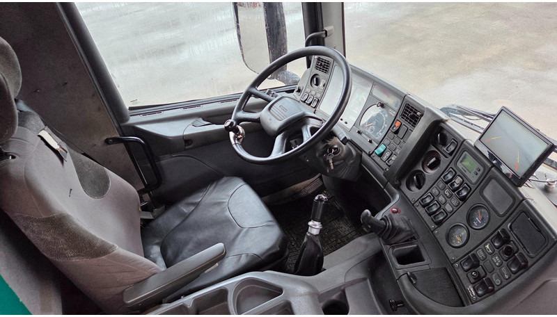 Лизинг на Scania P114 6X2*4 340 Jonsered 100Z Scania P114 6X2*4 340 Jonsered 100Z: слика 10 Лизинг на Scania P114 6X2*4 340 Jonsered 100Z Scania P114 6X2*4 340 Jonsered 100Z: слика 10