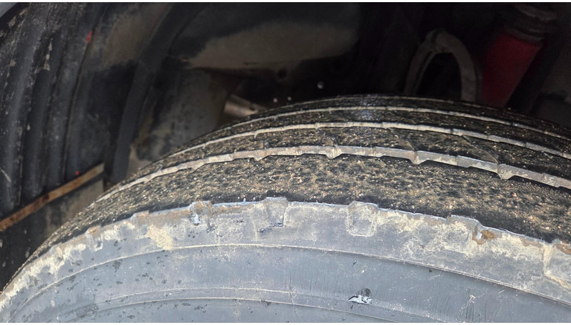 Лизинг на Scania P114 6X2*4 340 Jonsered 100Z Scania P114 6X2*4 340 Jonsered 100Z: слика 13 Лизинг на Scania P114 6X2*4 340 Jonsered 100Z Scania P114 6X2*4 340 Jonsered 100Z: слика 13