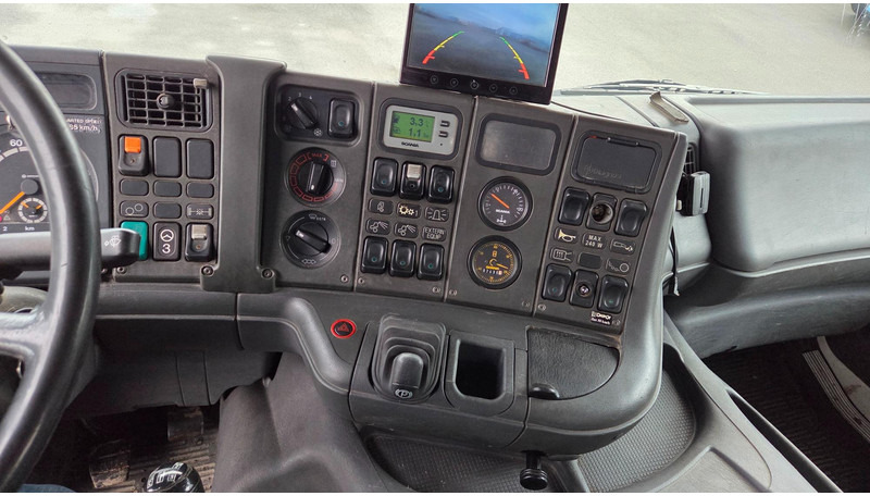 Лизинг на Scania P114 6X2*4 340 Jonsered 100Z Scania P114 6X2*4 340 Jonsered 100Z: слика 16 Лизинг на Scania P114 6X2*4 340 Jonsered 100Z Scania P114 6X2*4 340 Jonsered 100Z: слика 16