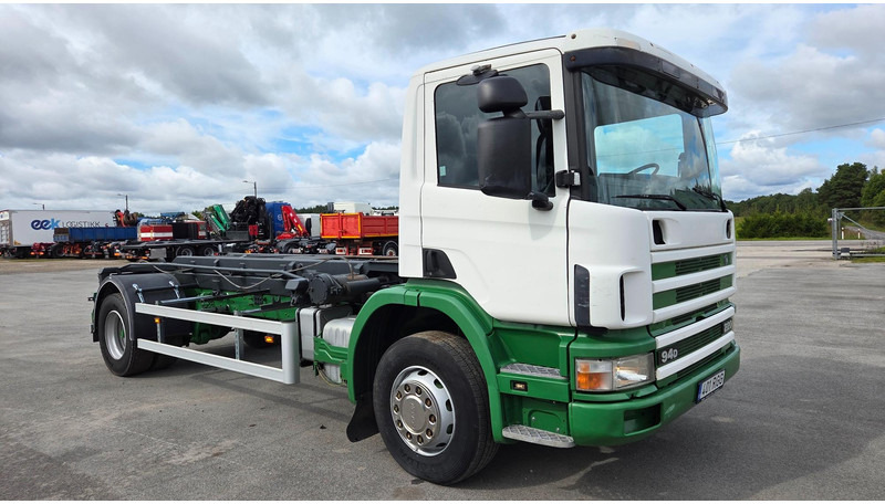 Scania P94 4X2 220 - Камион со кабелски систем: слика 2 Scania P94 4X2 220 - Камион со кабелски систем: слика 2