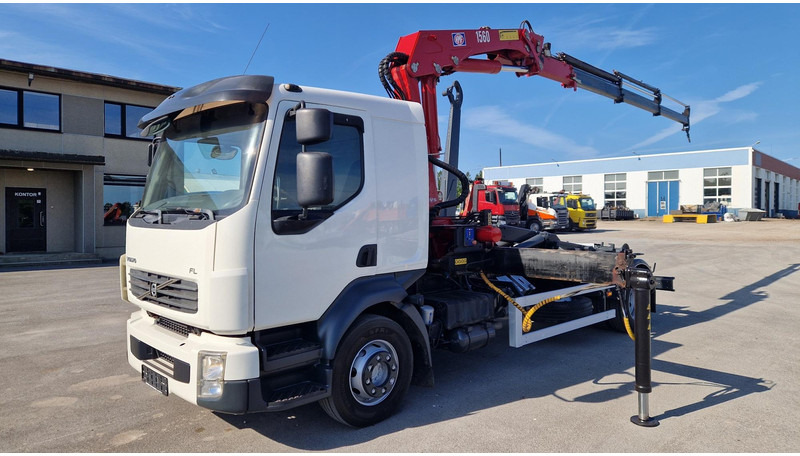 Volvo FL280 4X2 HMF 1560 - Камион со кука за подигање, Камион со кран: слика 1 Volvo FL280 4X2 HMF 1560 - Камион со кука за подигање, Камион со кран: слика 1
