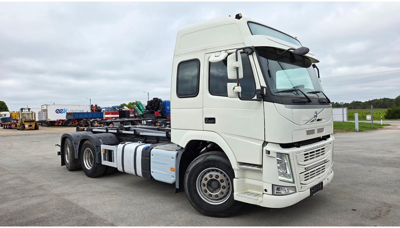 Volvo FM460 6X2*4 - Камион со кука за подигање: слика 2 Volvo FM460 6X2*4 - Камион со кука за подигање: слика 2