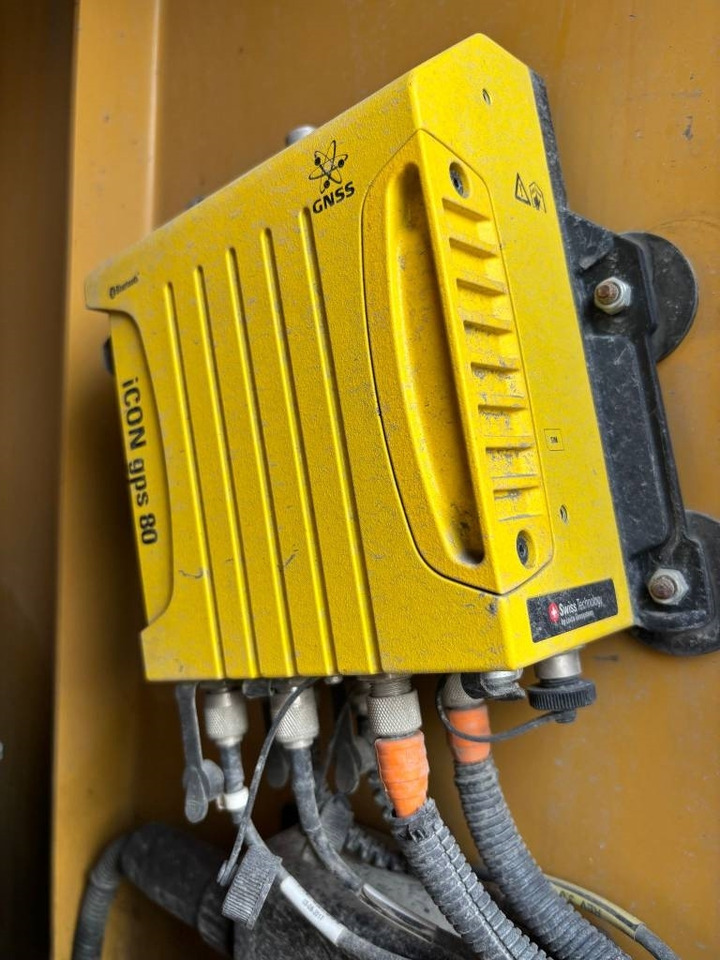 Лизинг на CAT 330F L (Roto|GPS|2 buckets)  CAT 330F L (Roto|GPS|2 buckets): слика 15