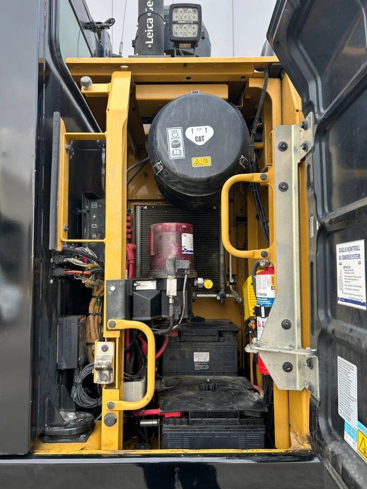 Лизинг на CAT 330F L (Roto|GPS|2 buckets)  CAT 330F L (Roto|GPS|2 buckets): слика 22