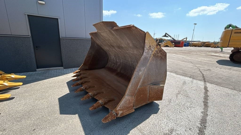 CAT 980 M (Comes with bucket / Under Preparation) - Натоварувач на тркала: слика 2 CAT 980 M (Comes with bucket / Under Preparation) - Натоварувач на тркала: слика 2