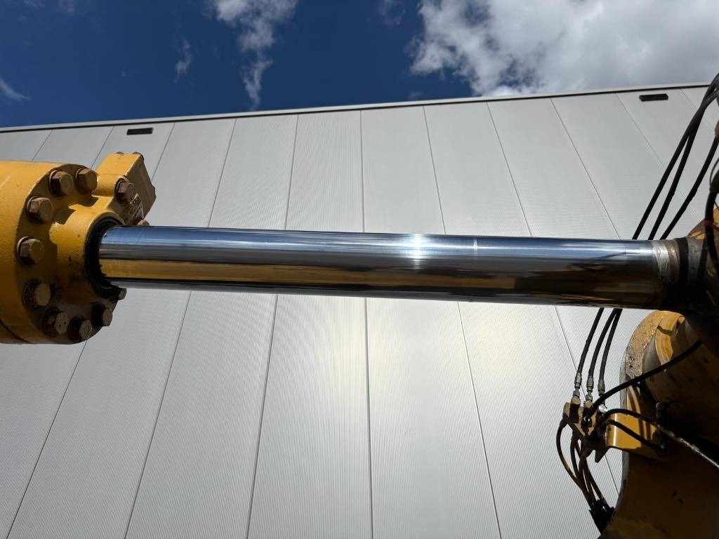 Натоварувач на тркала CAT 988 H: слика 30