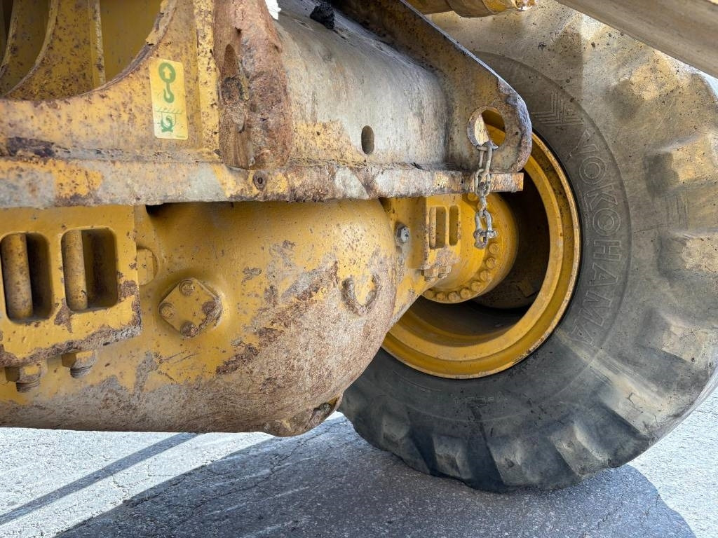 Натоварувач на тркала CAT 988 H: слика 29