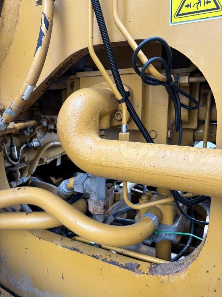 Натоварувач на тркала CAT 988 H: слика 24