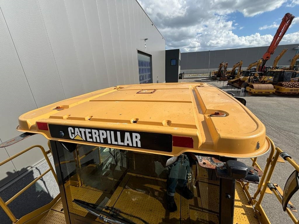 Натоварувач на тркала CAT 988 H: слика 36