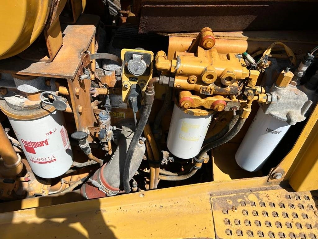 Булдожер CAT D 8 T (Leica GPS): слика 27