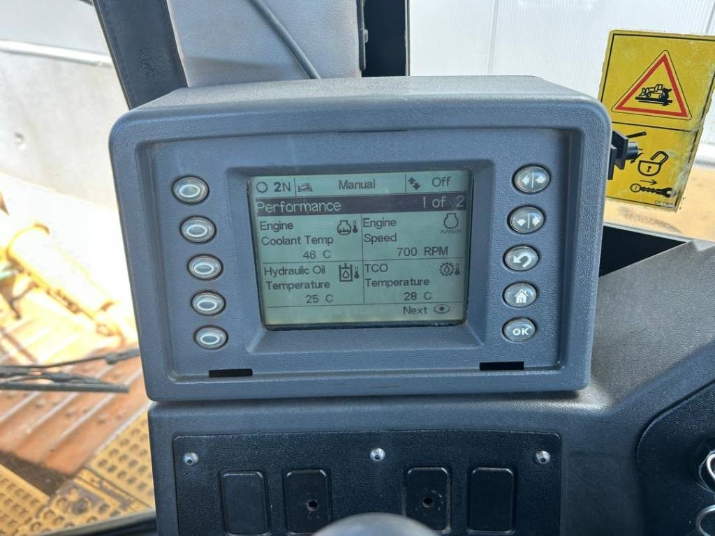 Булдожер CAT D 8 T (Leica GPS): слика 13