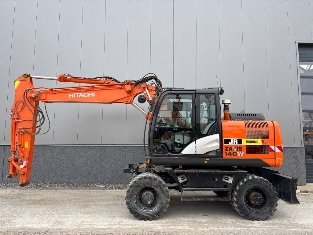 Hitachi ZX 140 W-5B - Багер на тркала: слика 1 Hitachi ZX 140 W-5B - Багер на тркала: слика 1