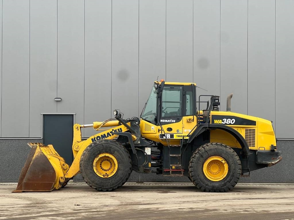 Komatsu WA 380-7 - Натоварувач на тркала: слика 1 Komatsu WA 380-7 - Натоварувач на тркала: слика 1